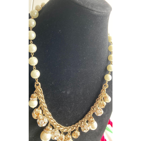 Bella Jack Pearl and Rhinestones necklace - Picture 4 of 6